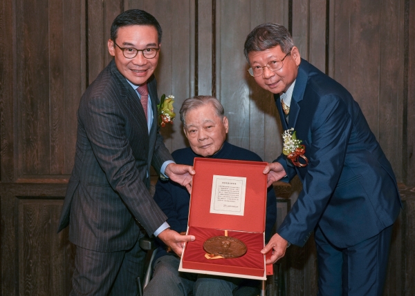 材料系林新智教授榮獲2022年侯金堆傑出榮譽獎