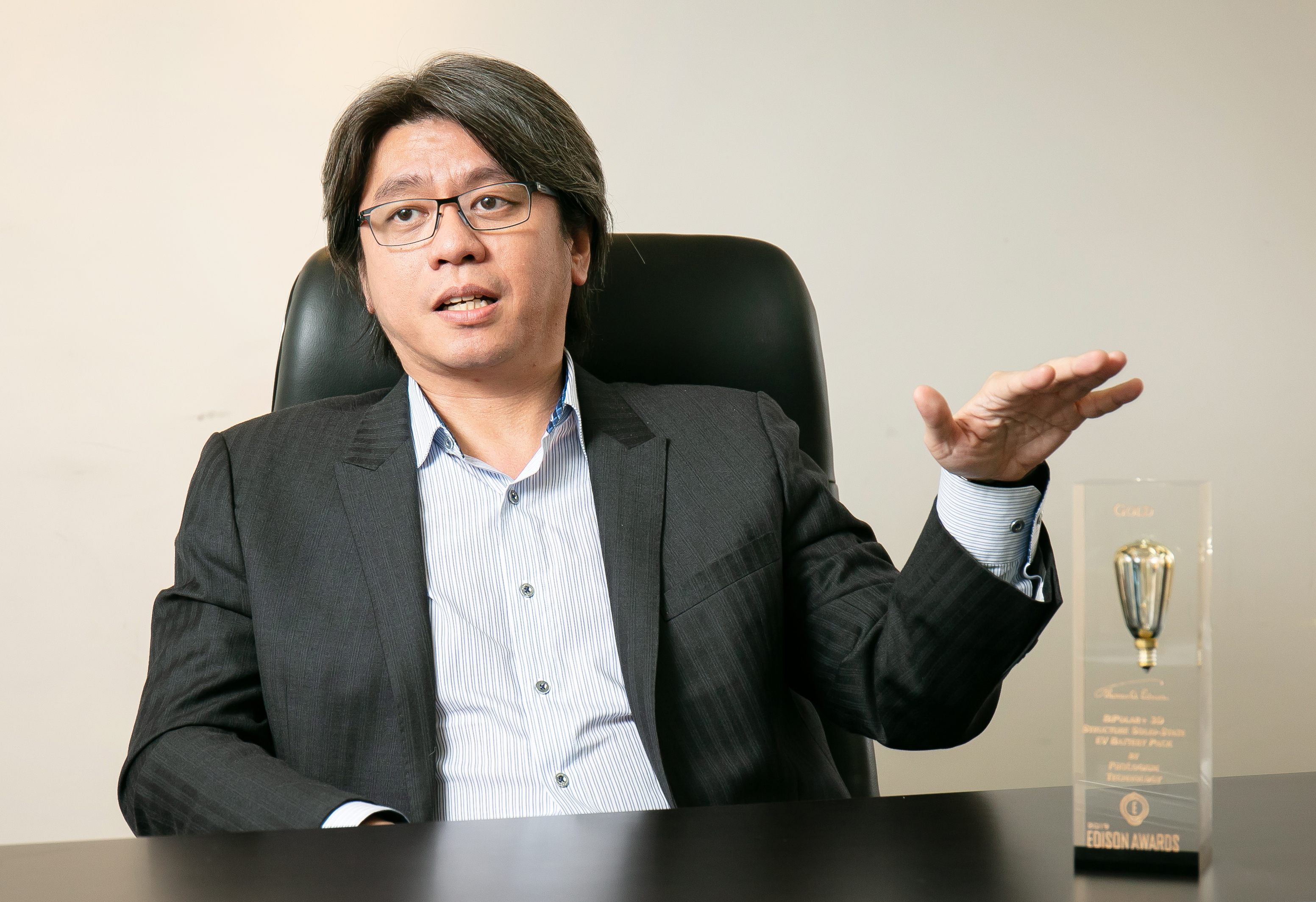 【校友企業家故事】輝能科技集團楊思枏創始人暨執行長 | 即使被99%的人嘲笑 也要堅持做對的事 然後把它做好
