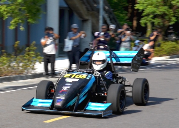 臺大賽車隊自製電動賽車 Epsilon 4亮相